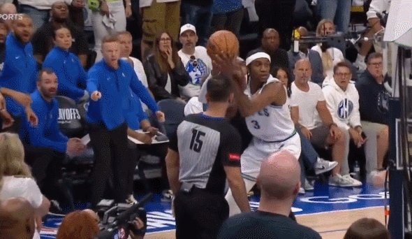 必一运动app登录入口-两处细节决定比赛！教练斗法基德让芬奇甘拜下风