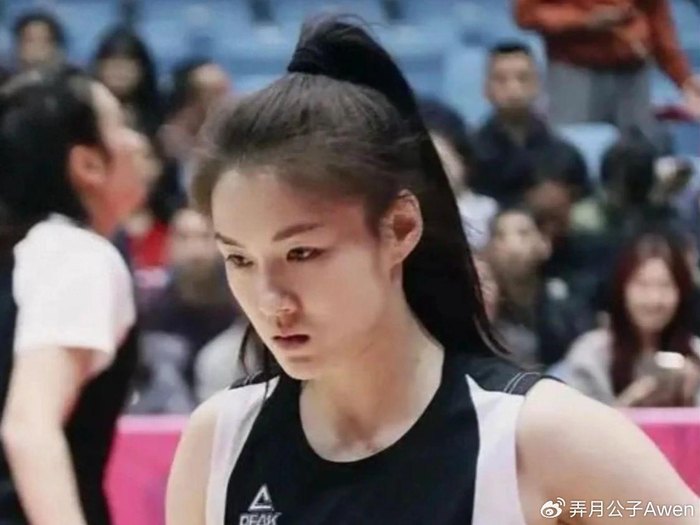 必一运动官网app-光漂亮有什么用?5中1+正负值最低,球迷:回去看王思雨的比赛录像|张曼曼|女篮|宫鲁鸣|中国女篮|国家队_新浪体育_新浪新闻